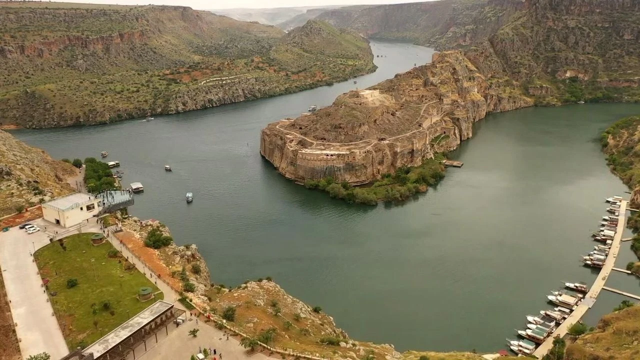 a-w533131-01 Fırat’ın Gizli İncisi: Halfeti ve Rumkale'de Zamanın Durduğu Yer